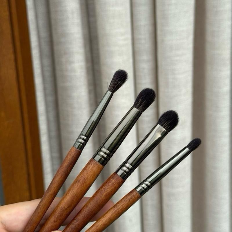 ชุดแปรงแต่งตา M4 4 ด้าม สำหรับเกลี่ยอายแชโดว์