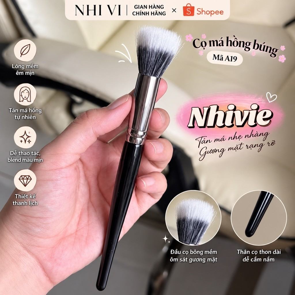 A19 Douyin blush brush, ultra-soft goat hair with white tips