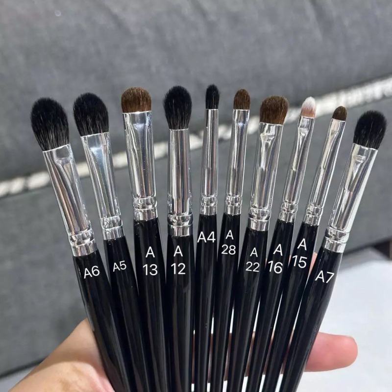 ชุดแปรงตาและปาก 10 ด้าม ขนสัตว์ ด้ามสีดำ