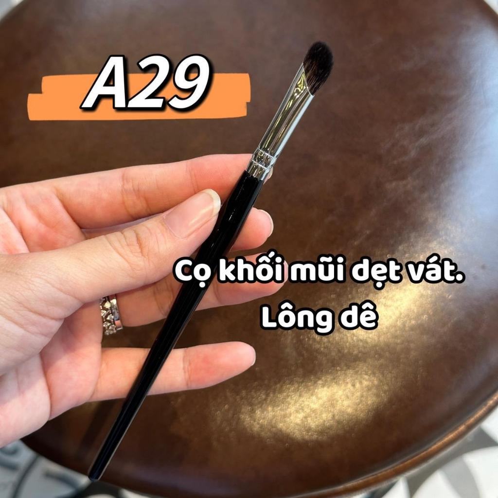 A29 goat-hair nose contour brush