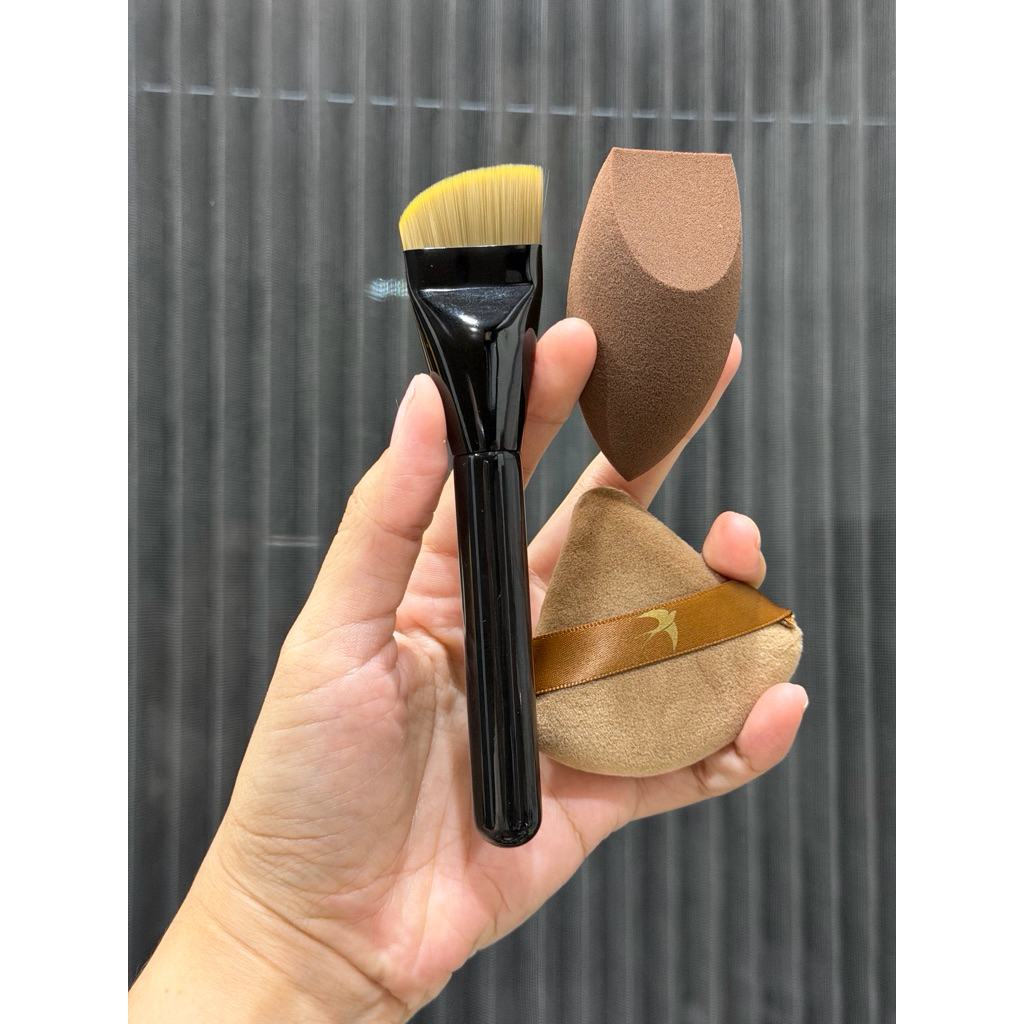 BY brush with cap, foundation sponge and powder puff combo