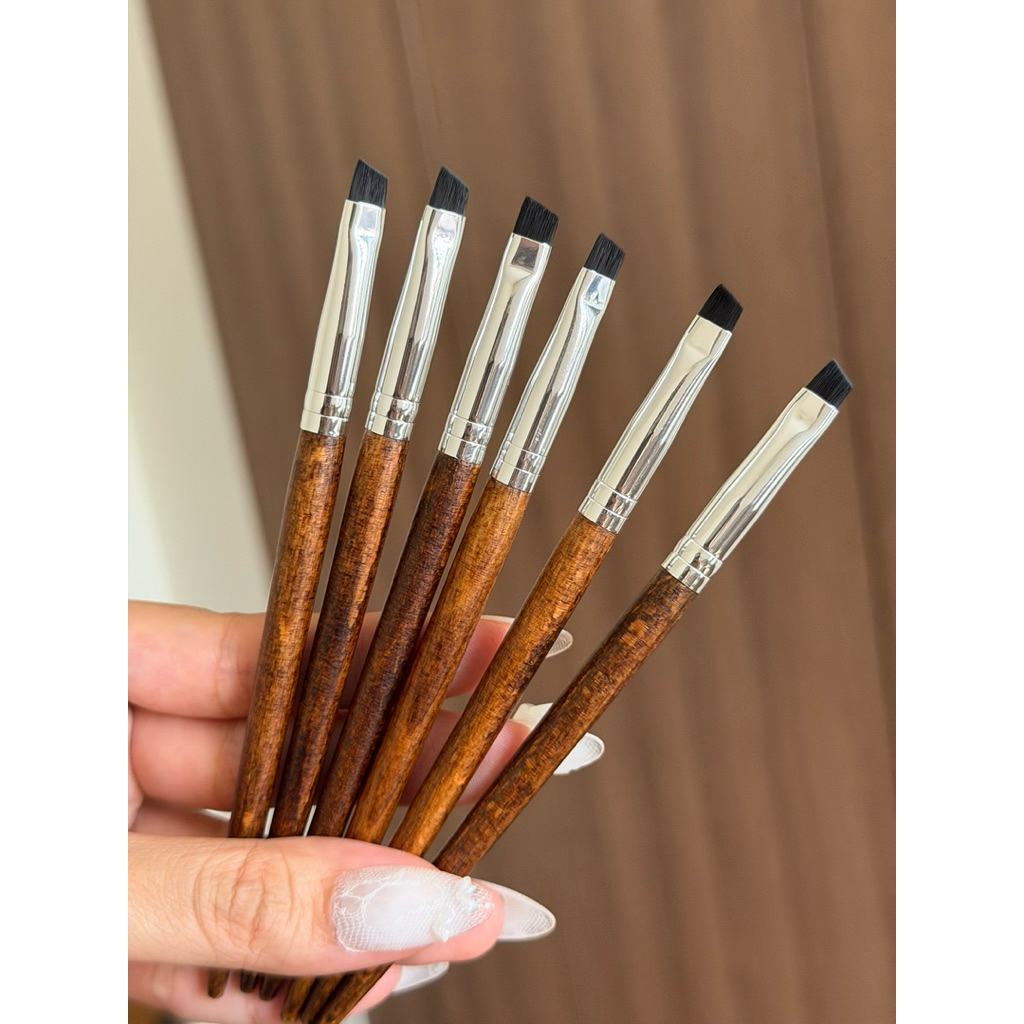 แปรงไลเนอร์เส้นใหญ่ C17 ใช้กับเจลและแป้ง